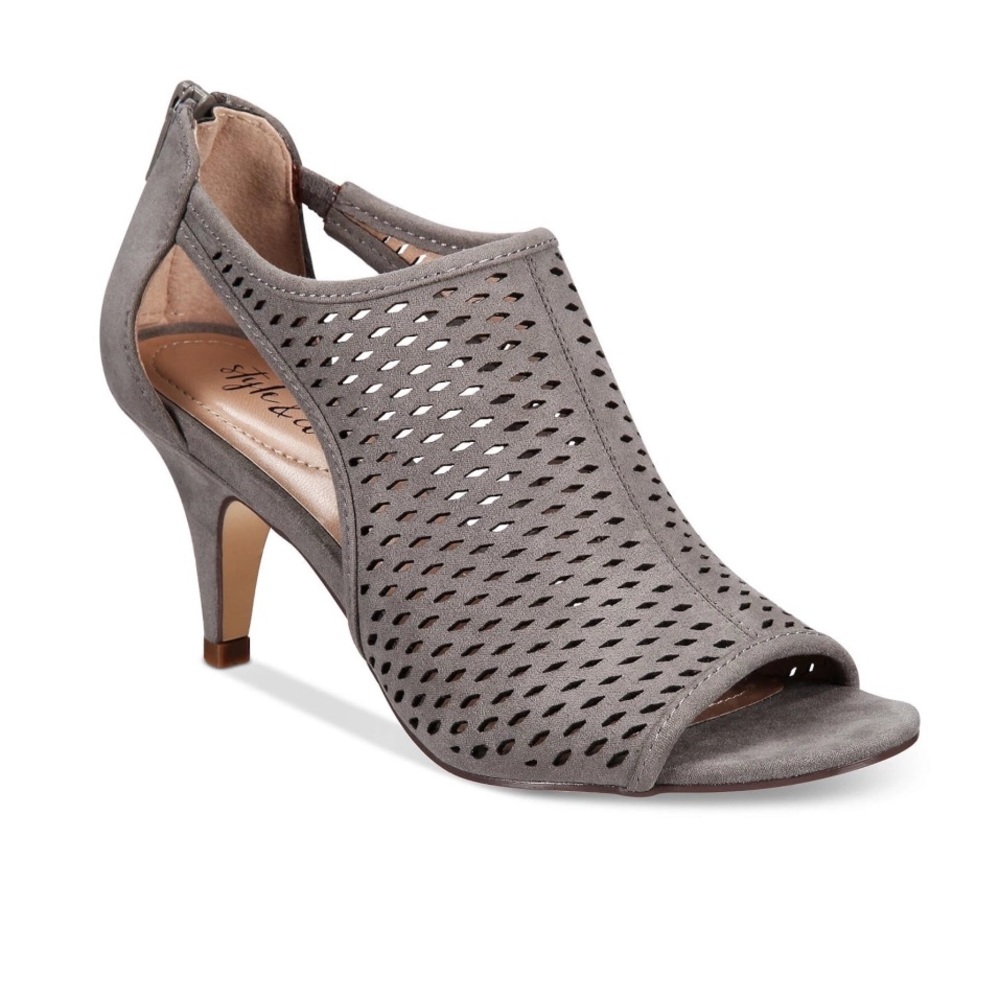NIB Style & Co. Haddiee Ankle Shootie in Grey